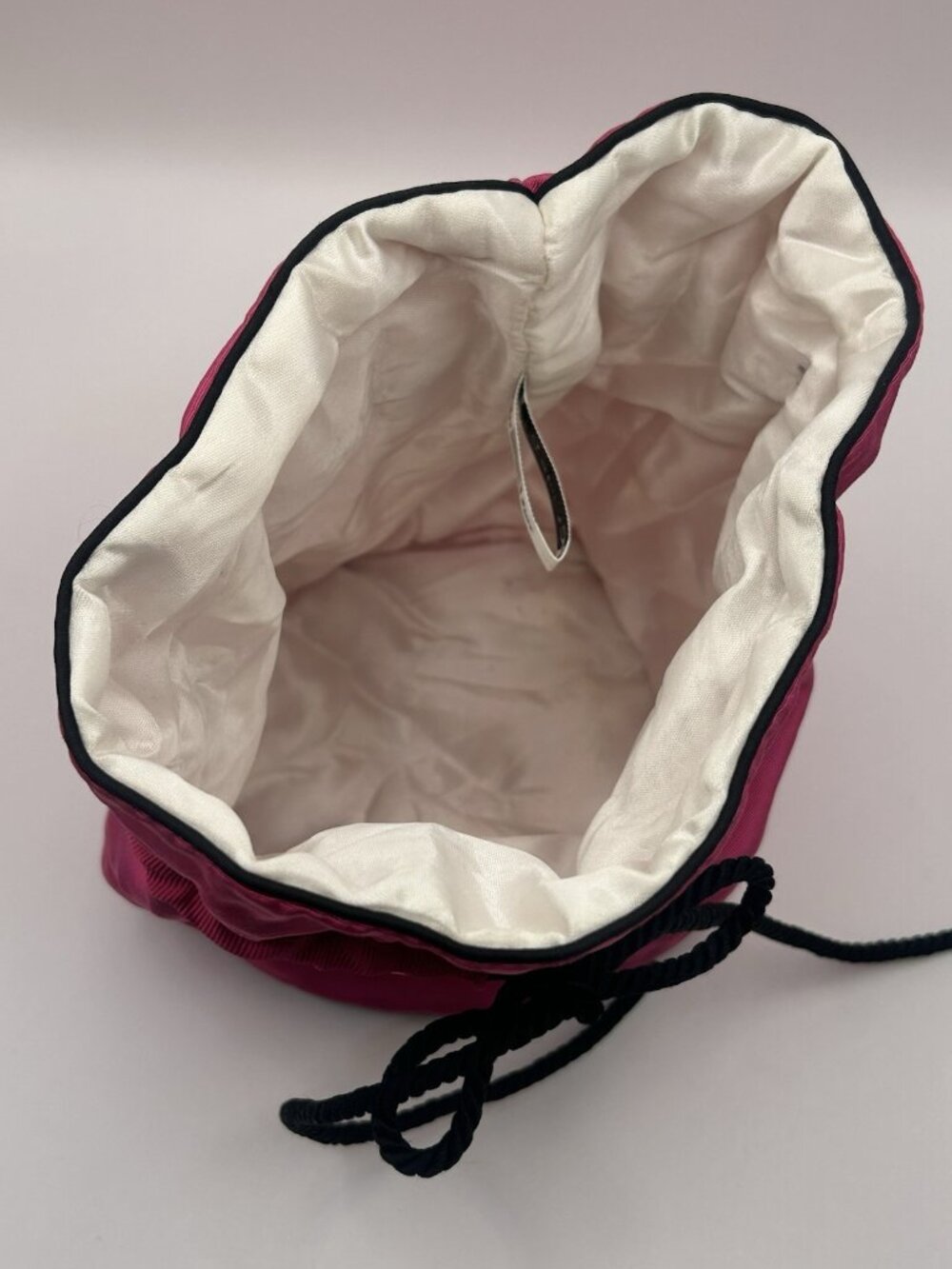 Christian Dior Pink Drawstring Makeup Bag Satin CD Logo Cosmetic Pouch Vintage - Picture 14 of 16